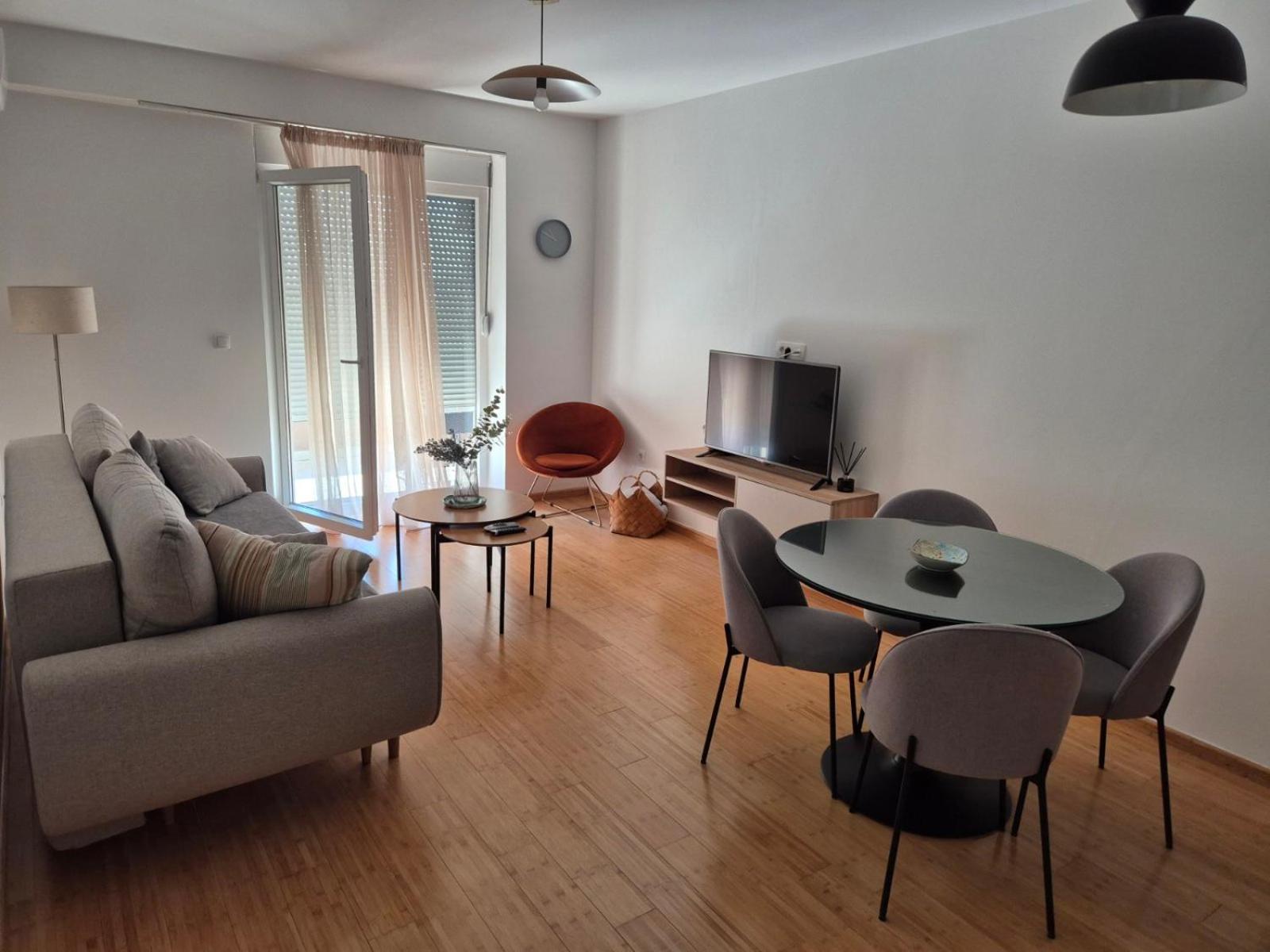 Apartments 402 Bar Zewnętrze zdjęcie